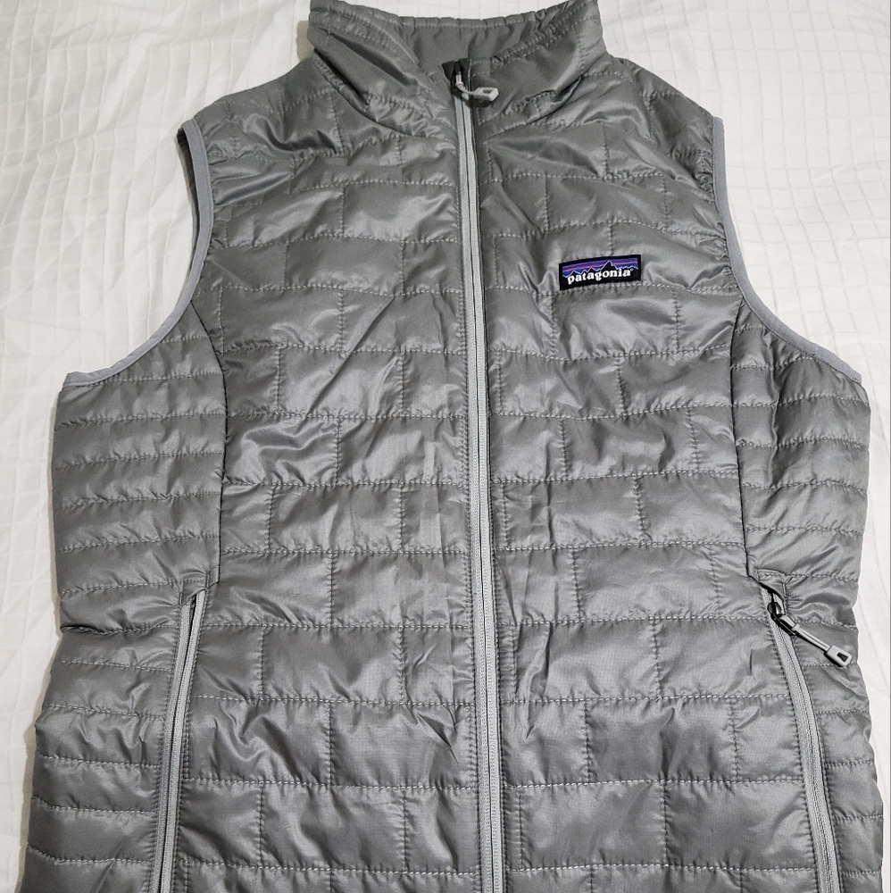 Patagonia women's nano puff vest ***NEVER WORN***